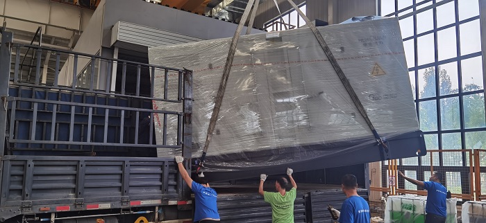 華全工廠備用柴油發(fā)電機(jī)組助力企業(yè)正常運(yùn)行